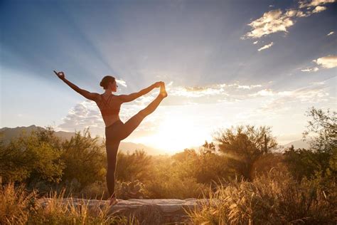 5 Energizing Morning Yoga Poses | Read & Be Well | Canyon Ranch