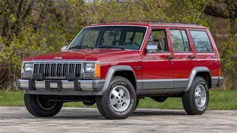 1990 Jeep Cherokee Laredo | W133.1 | Indy 2021