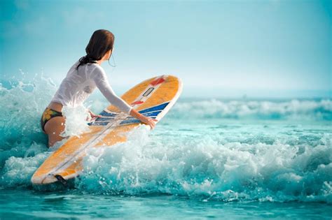 Essential Surfing Gear for Beginners