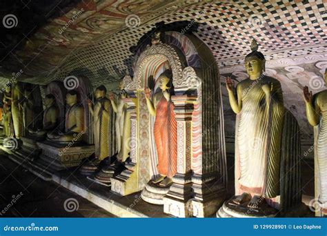 The Statues of Buddha Around Dambulla Cave Temple Stock Image - Image of mural, golden: 129928901