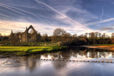 Bolton Abbey, Skipton, North Yorkshire - Castles Gardens