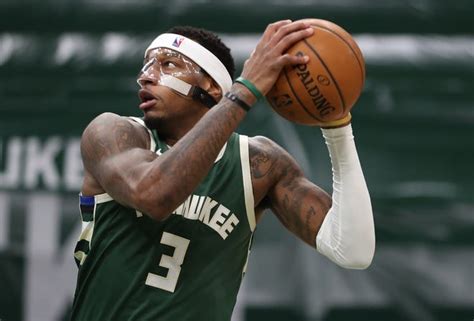 Bucks' Torrey Craig waits for opportunity after injury