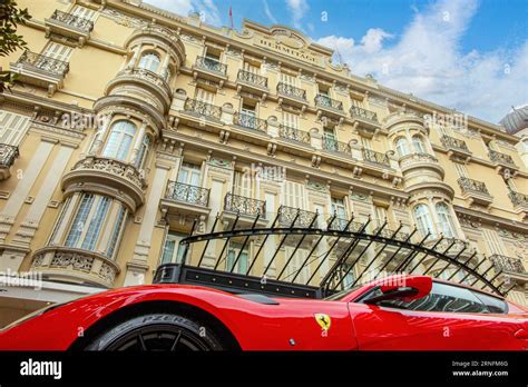 Ferrari logo on grill car hi-res stock photography and images - Alamy