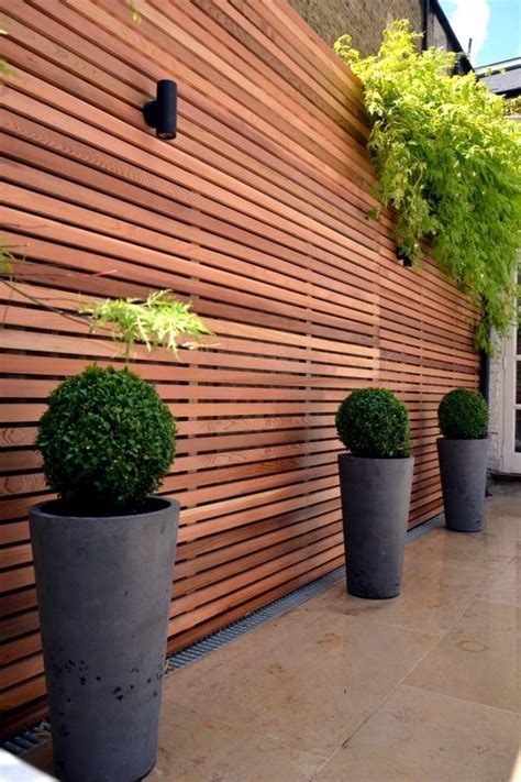 Privacy fence screen ideas for the garden and patio area