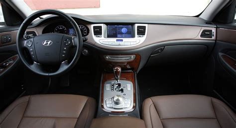 2011 Hyundai Genesis - Information and photos - MOMENTcar