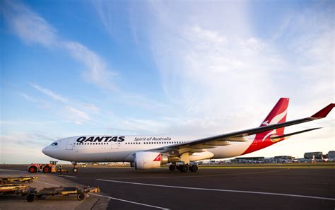 FLIGHT REVIEW: Qantas Business Suites (A330-200), Singapore – Sydney ...