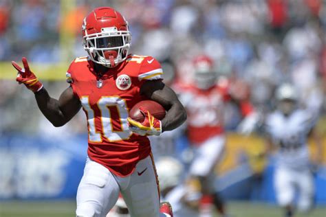 Tyreek Hill, Chiefs should be motivated to strike deal soon