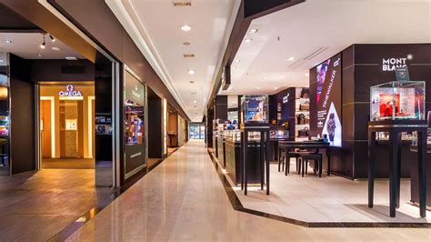 Diagonal Luxury Shopping in Barcelona - El Corte Inglés