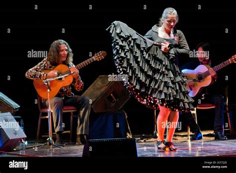 Tomatito, Spanish flamenco guitarist, with female dancer on stage Stock Photo - Alamy