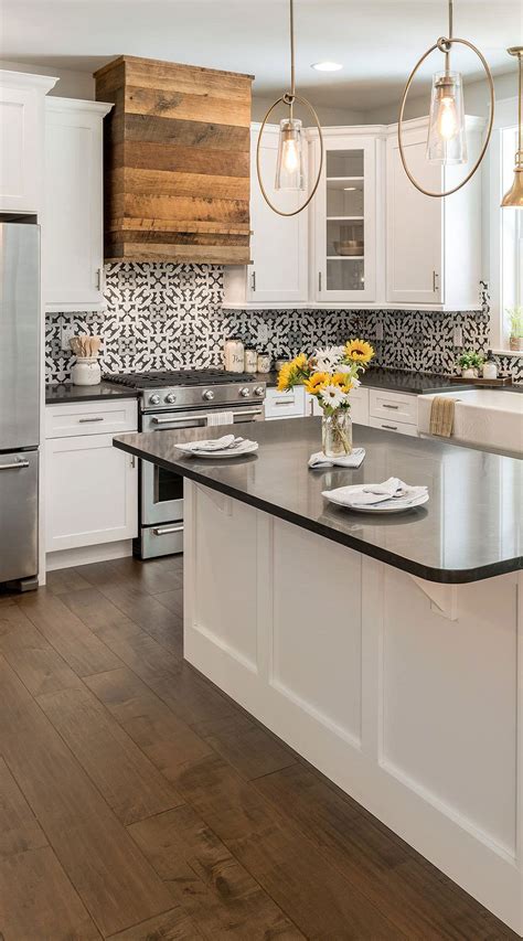 19+ ( Black & White ) Kitchen Backsplash Ideas - "Make it Contrast" | Kitchen backsplash designs ...