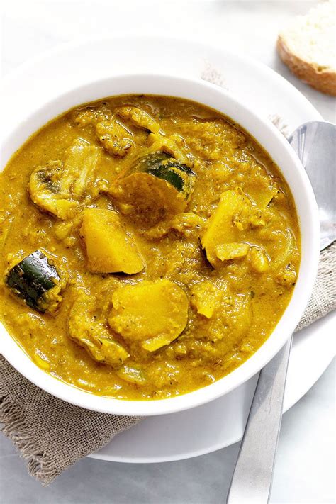 Vegan Acorn Squash Curry Soup Recipe — Eatwell101