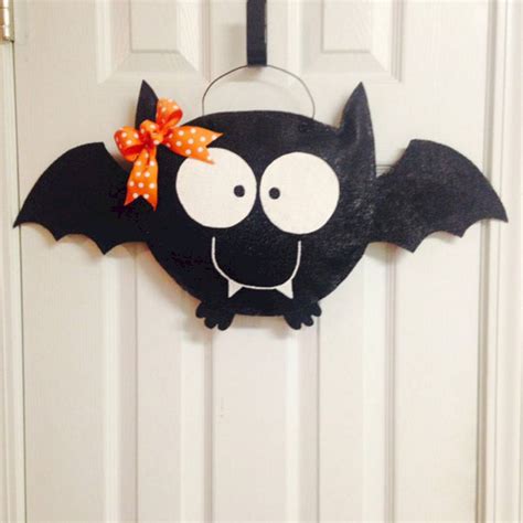 47 Door Decoration Ideas For Halloween Party 11011 | Halloween wood crafts, Halloween bats ...