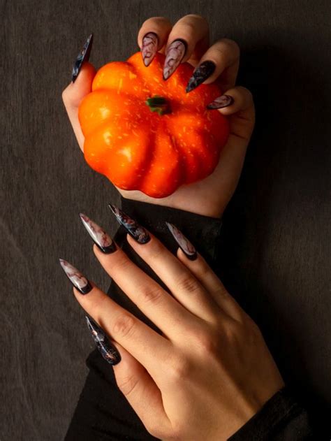 25 Black and Purple Halloween Nail Designs You Have to Try | Sarah Scoop