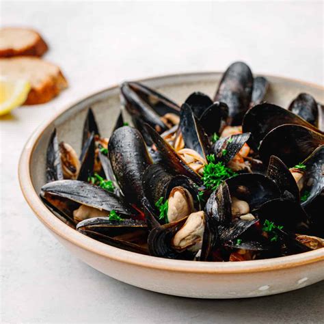 Instant Pot Mussels in White Wine Sauce | Posh Journal