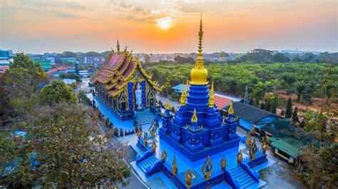 Chaing Rai's White, Black, and Blue Temples in Thailand Look Like Art Museums