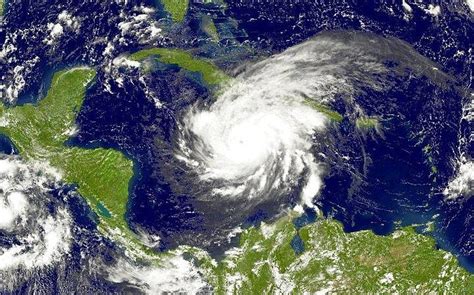 Hurricane Ivan begins lashing Jamaica | Serving Northern Nevada