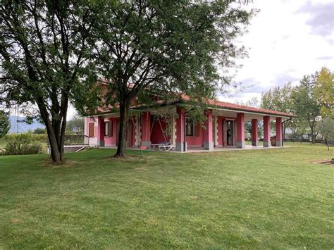 Villa/Casa Singola For Sale In Capriolo, Italy In Lombardy, Italy For Sale (11657794)