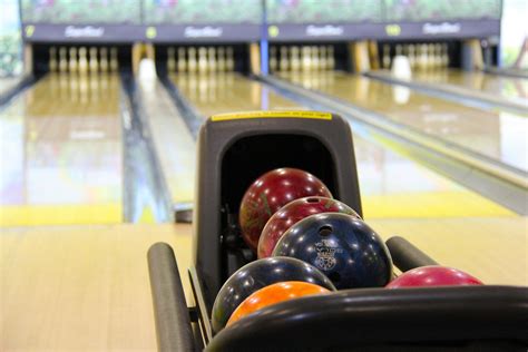 Best Bowling Balls: A Buyer's Guide