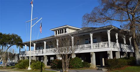 fyc-front-of-building - Fairhope Yacht Club