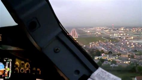 Qantas A380 Cockpit Landing - YouTube