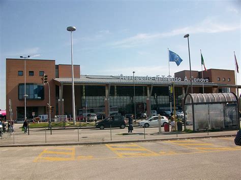 Treviso Airport Parking » The TOP 8 best providers (from €3.40* per day)