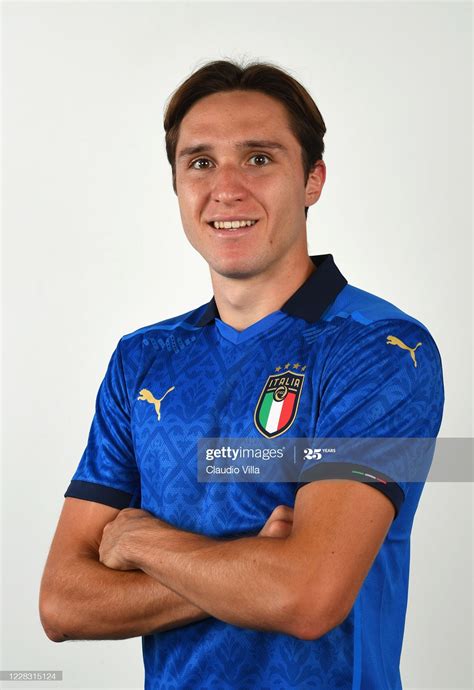 Photo d'actualité : Federico Chiesa of Italy poses during the ...