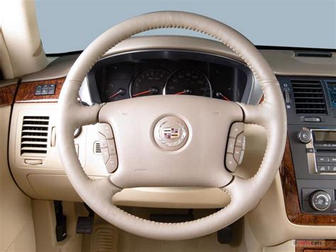 2007 Cadillac DTS: 7 Interior Photos | U.S. News