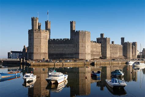 caernarfon-castle-sm - Welcome to Caernarfon.com, visitor information on everyhting from the ...