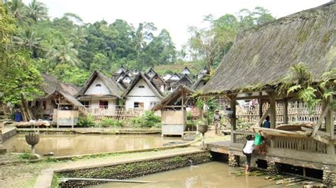 Kampung Naga, Wisata Budaya yang Bikin Pintar – Sukabumi Ekspres