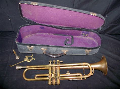 Lot - Vintage Brass Trumpet in Case