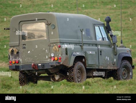 British army land rover hi-res stock photography and images - Alamy