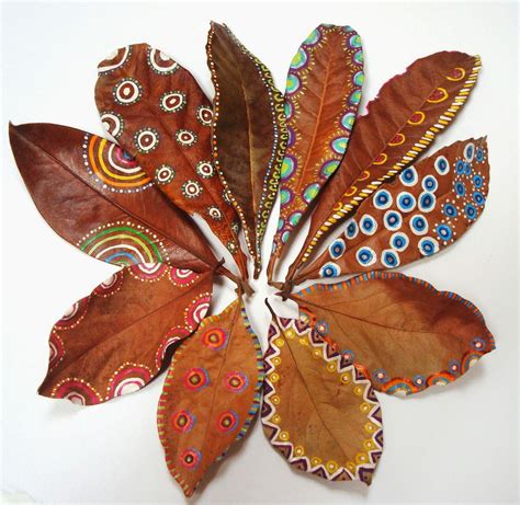 whatjanesaw: “ Elena Nuez http://www.bicocacolors.com/ ” | Leaf crafts ...