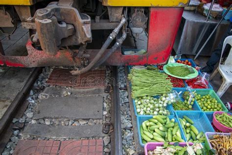 THAILAND SAMUT SONGKHRAM RAILWAY MARKET Stock Image - Image of songkhram, food: 264829899