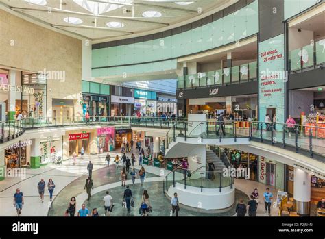 England manchester arndale shopping centre hi-res stock photography and images - Alamy