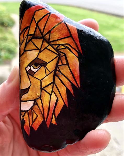 Lion Rock | Rock painting patterns, Painted rocks, Stone painting