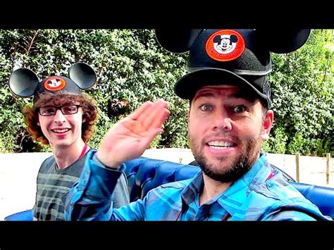 DISNEY WORLD PARADE WITH STAMPY CAT!!! - YouTube