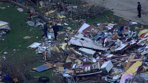 PHOTOS: Tornado rips through Illinois town, causes significant damage | KABC7 Photos and ...