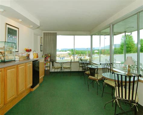 QUALITY INN BREEZE MANOR BREEZEWOOD | NO BOOKING FEES, GREAT RATES