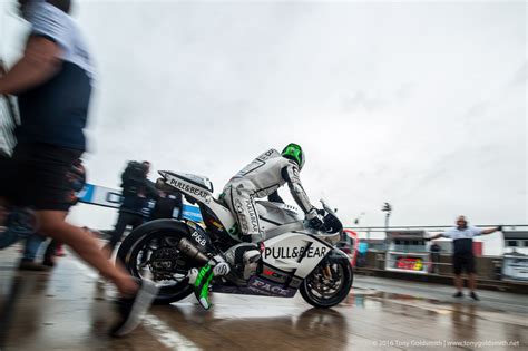 Saturday MotoGP Summary at Silverstone: Tires Wet & Dry, Losing FP4 ...