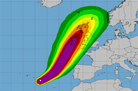 Hurricane Ophelia Stuns Meteorologists, Heads for Ireland