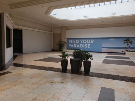 Sarasota Square Mall - Sarasota , FL : deadmalls