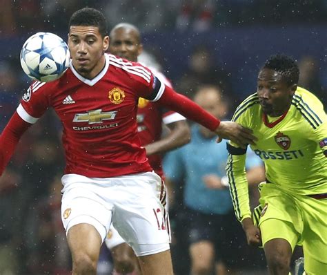 Chris Smalling Injury: Updates on Manchester United Defender's Shoulder ...