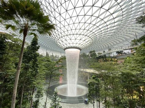 How to Explore Changi International Airport – Complete Guide Including ...