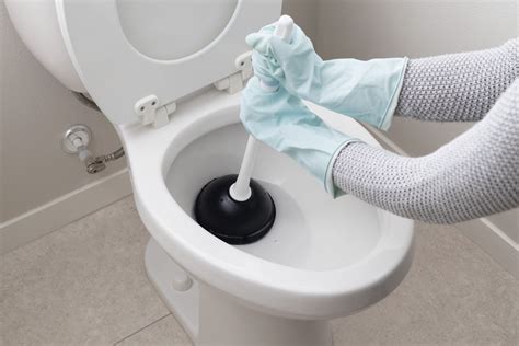 How to Unclog a Toilet With a Plunger