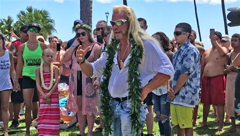 Beth Chapman Funeral: See Photos From Her Hawaii Memorial – Hollywood Life