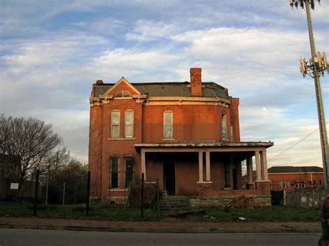 Decaying Victorian, Rutledge Hill Nashville. Canon G9. Manual Mode. f4 ...