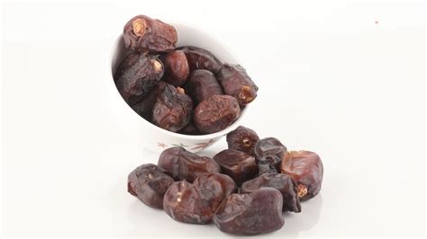 18 Types Of Date Fruits, Explained