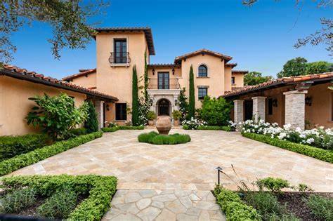 Tuscan Villa - Mediterranean - Exterior - Orange County - by Brion Jeannette Architecture | Houzz NZ