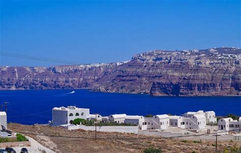 Best Cheap Hotels in Santorini for 2024 - Travel the Greek Way