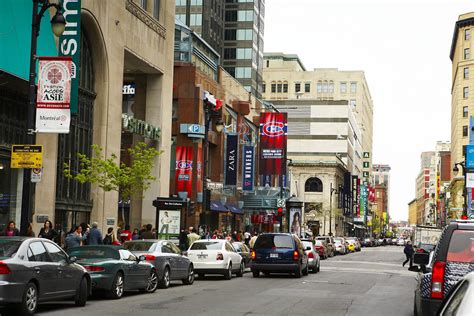 Downtown Montreal Hotels near Shopping